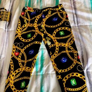 I’m selling this Banjul two piece set in the size small/medium it’s beautiful